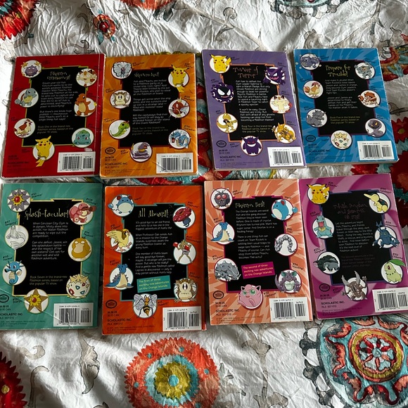 8 Kids Scholastic Pokémon books - Picture 2 of 3
